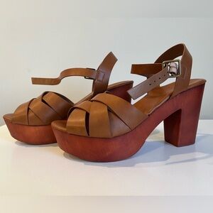 NWT BAMBOO Platform Chunky Heels